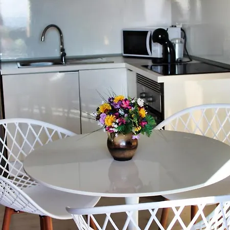Full Ocean View 2 Pools Big Balcony Air Condition Apartment